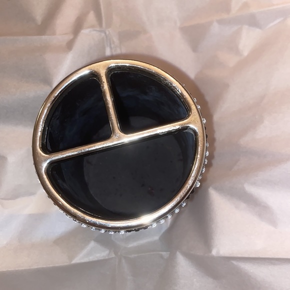 Zebra design rhinestone pencil holder, tape dispenser AND zebra print note pad - Picture 6 of 13